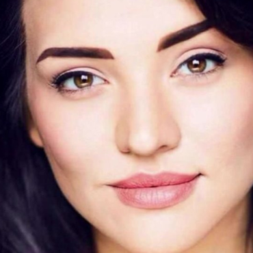 Muere joven actriz por coágulo de sangre que no detectado