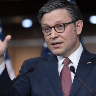 Califican de "absurda" propuesta migratoria de AMLO en EE.UU