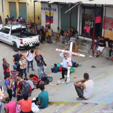Migrantes marchan en México para denunciar la "crueldad" de las políticas migratorias.