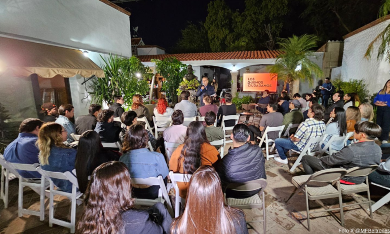 Beltrones se reúne con integrantes del colectivo 'Los Buenos Ciudadanos'