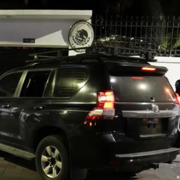 Policía ecuatoriana irrumpe en la Embajada de México para detener a Jorge Glas