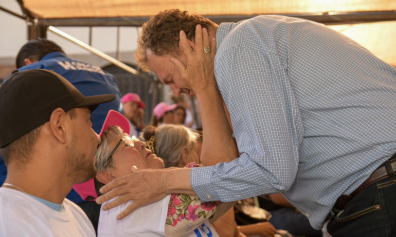 Buscará 'El Borrego' Gándara adquirir más equipo para combatir el cáncer en Sonora