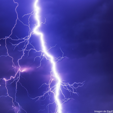 Rayo cobra la vida de tres miembros de una familia y deja a otros dos heridos, entre ellos bebé de un año