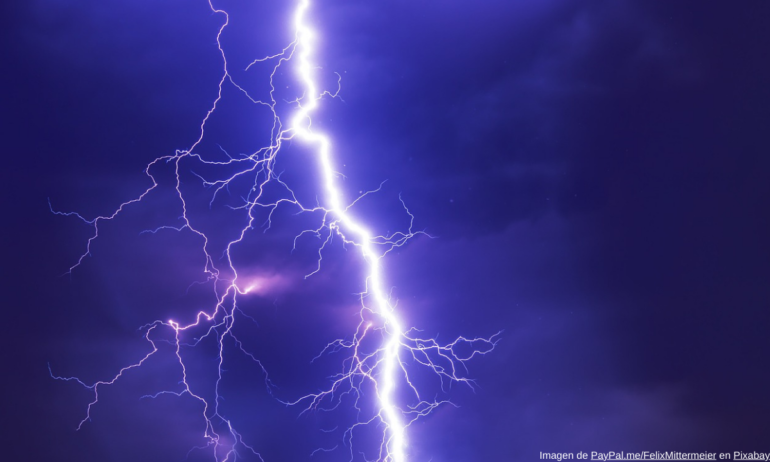 Rayo cobra la vida de tres miembros de una familia y deja a otros dos heridos, entre ellos bebé de un año