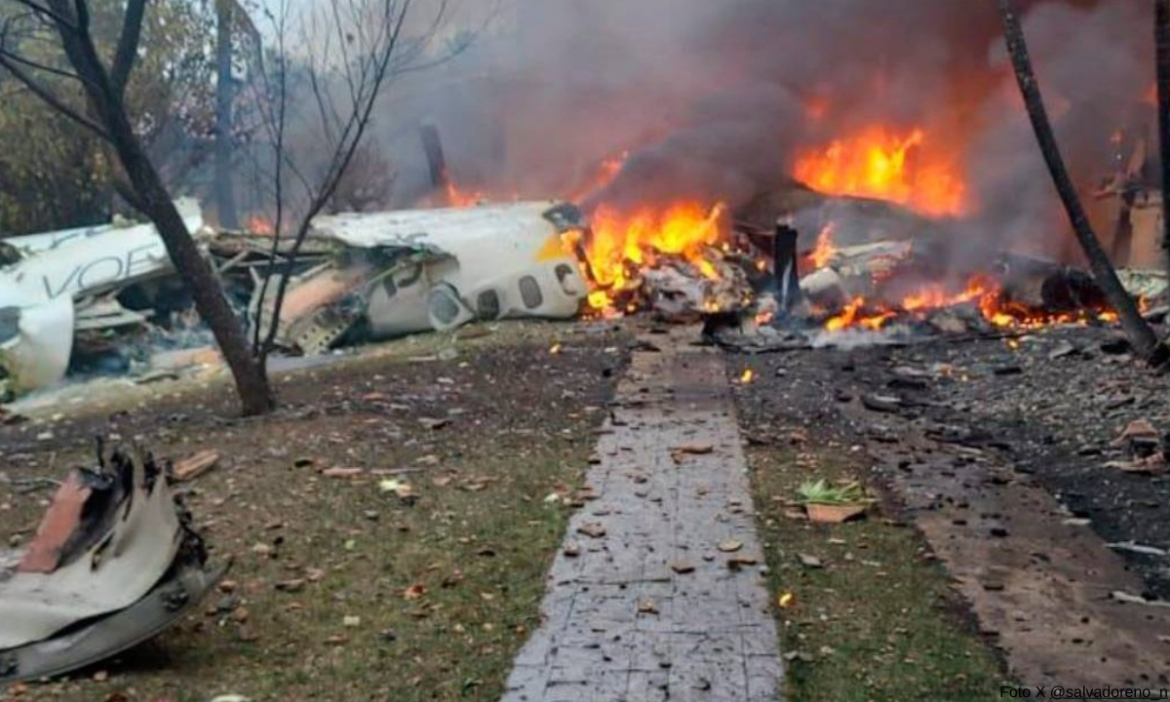 Se estrella avión con 62 personas a bordo en Brasil
