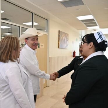 Logra Gobernador Durazo incremento del 30% al salario de médicos especialistas en Sonora